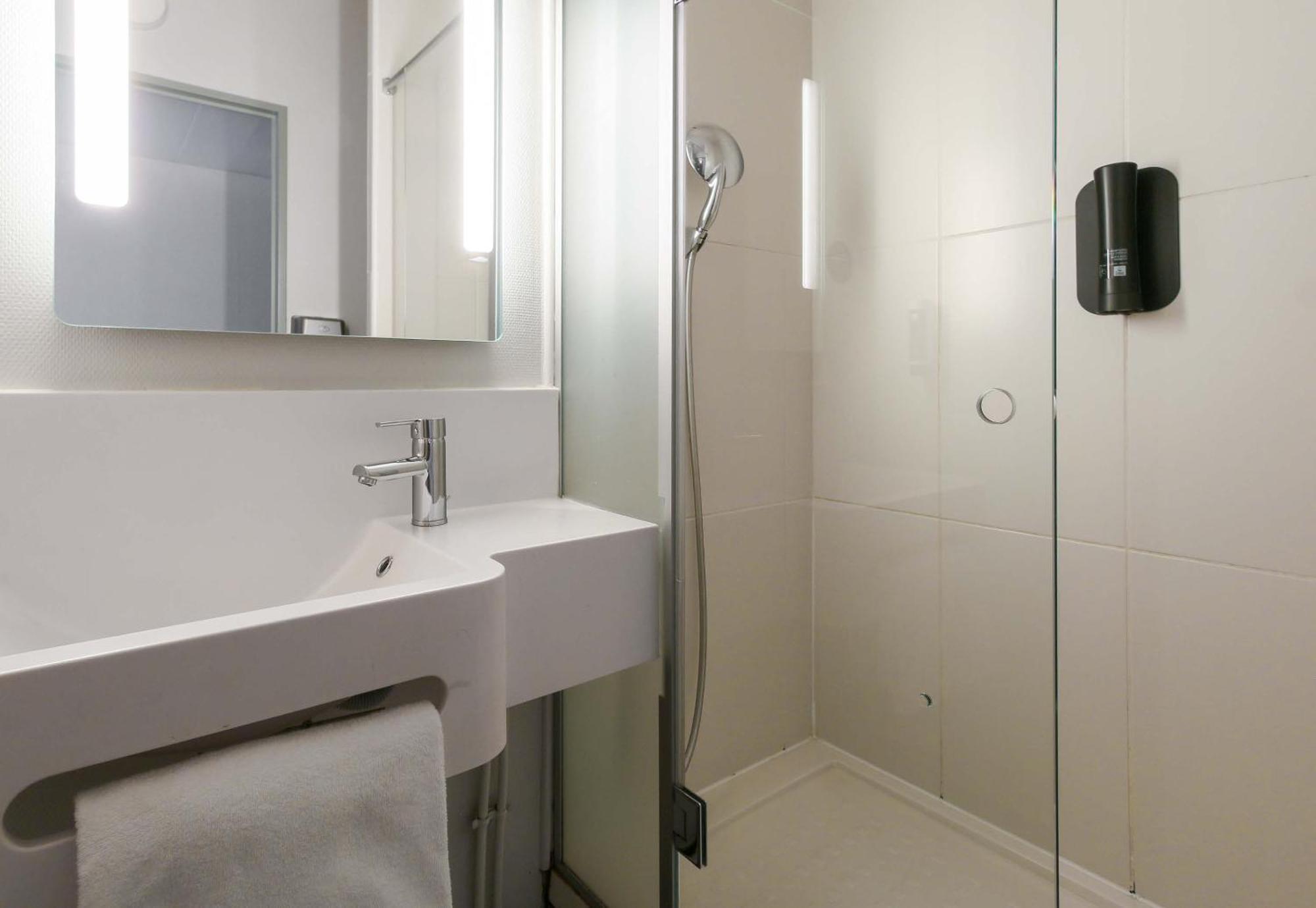 B&B Hôtel Marseille Euromed Buitenkant foto